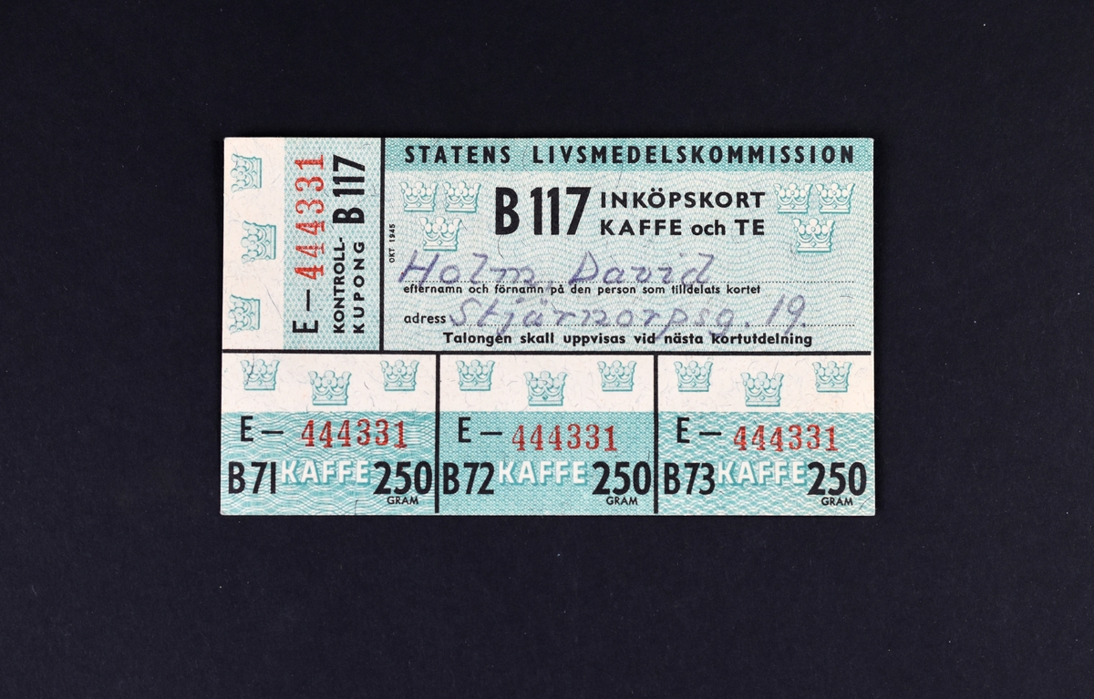 Inköpskort för kaffe och te utfärdat av Statens livsmedelskommission till David Holm, oktober 1945.