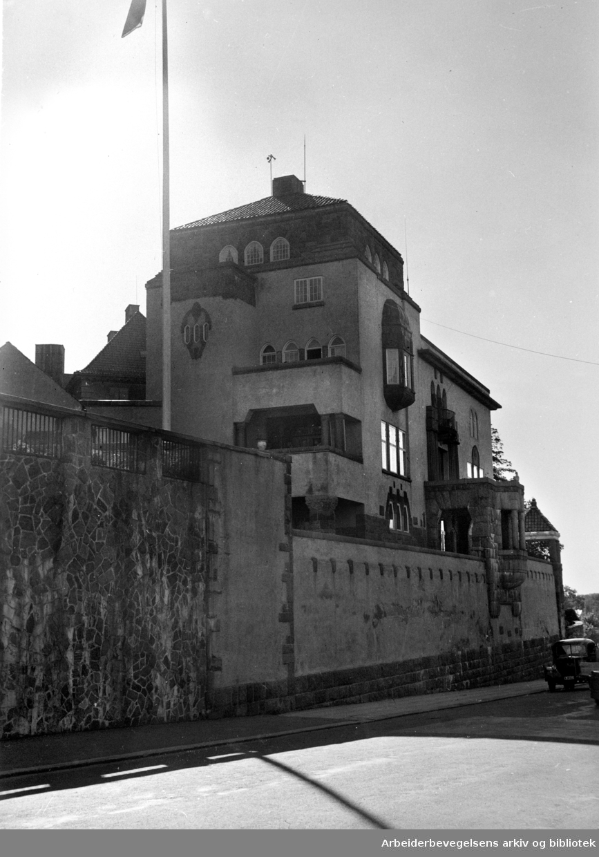 Brydevillaen, Kristinelundveien 22. Eksteriør. September 1951