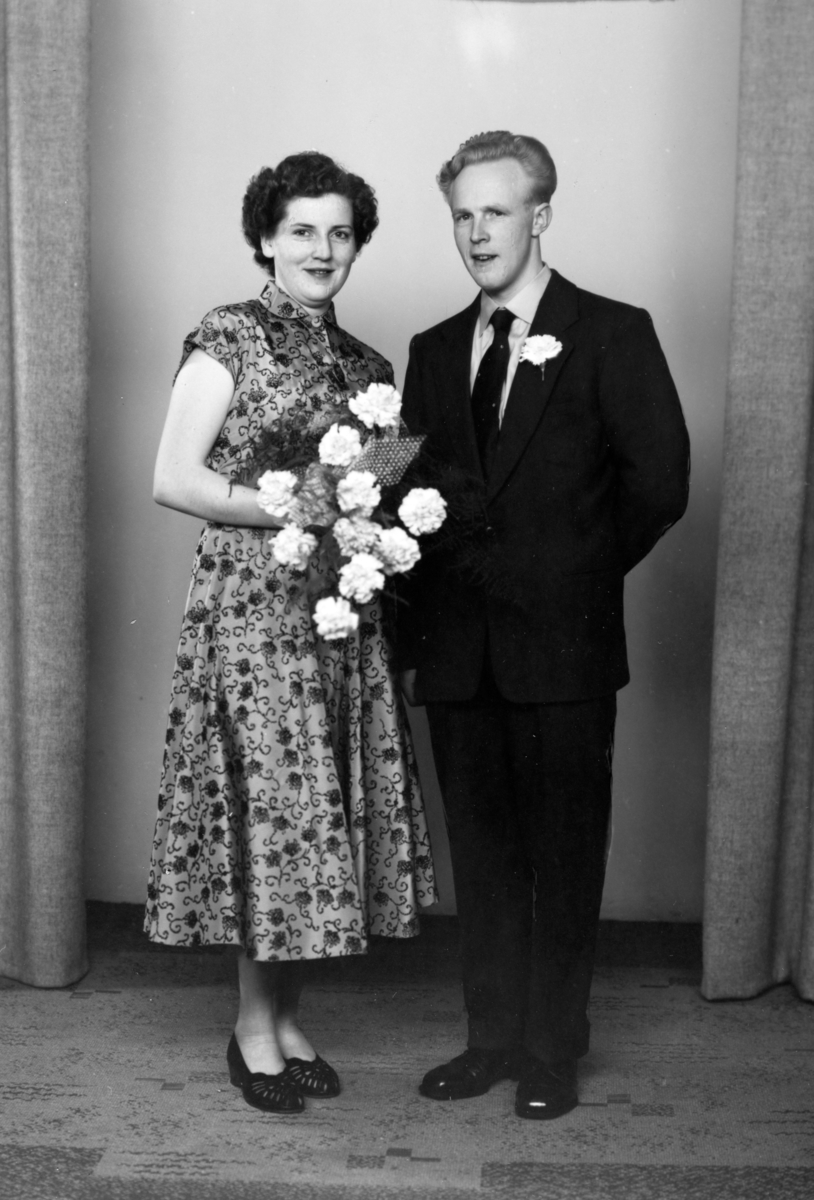 Ingelsrudhagen (83/9). Marie Nordsveen og Martin Johan Martinsen giftet seg i 1958.