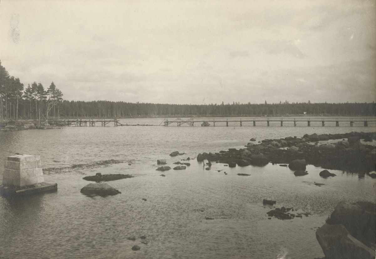 Text i fotoalbum: "Inspektion av Ing. 1 å Laxön 28.-29. aug. 1919".