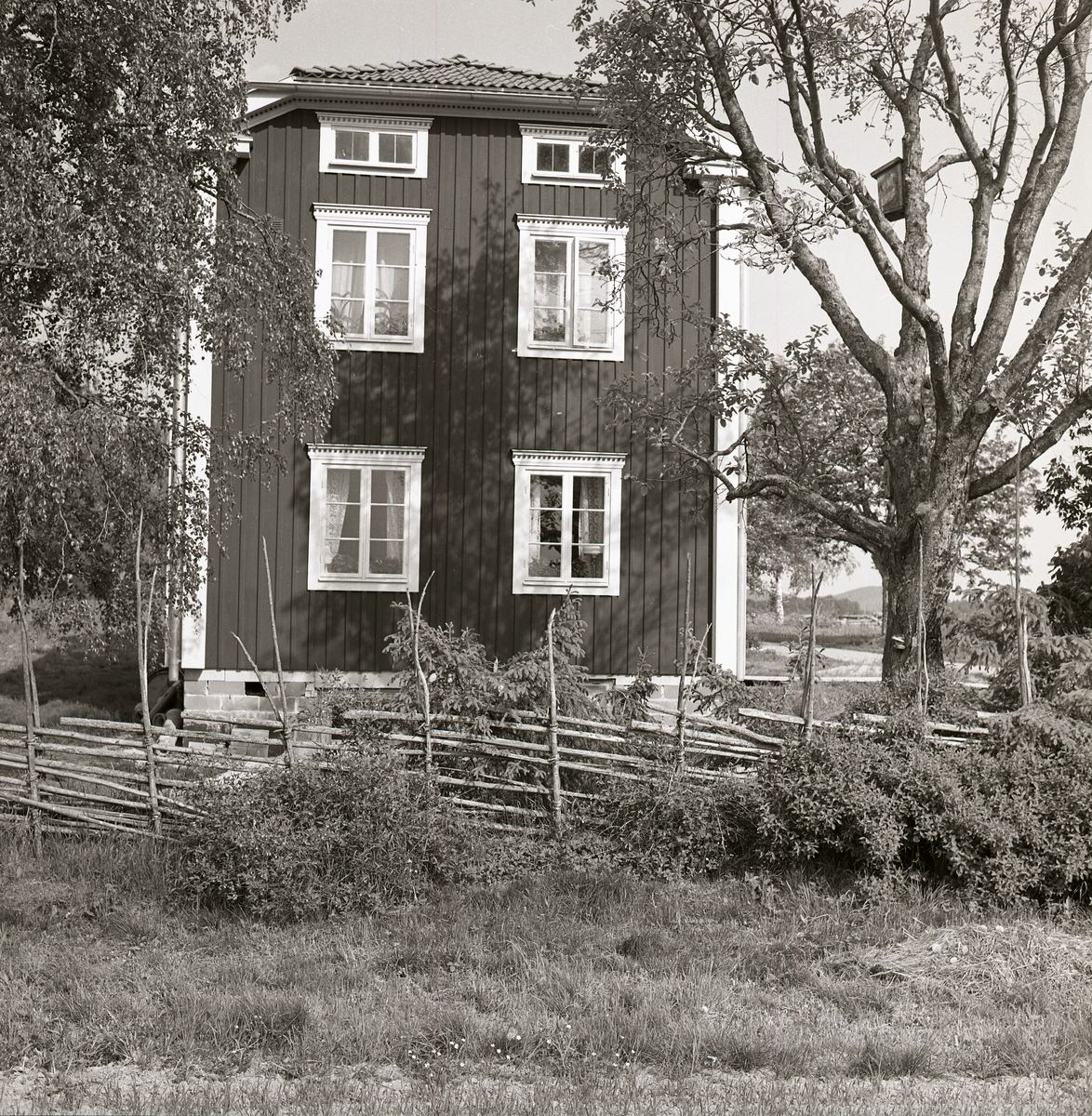 Ena gaveln på bostadshuset vid gården Sunnanåker under sommaren 1969.