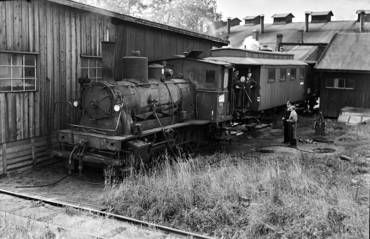Utrangert damplokomotiv type 25e nr. 486 på Sundland ved Drammen.