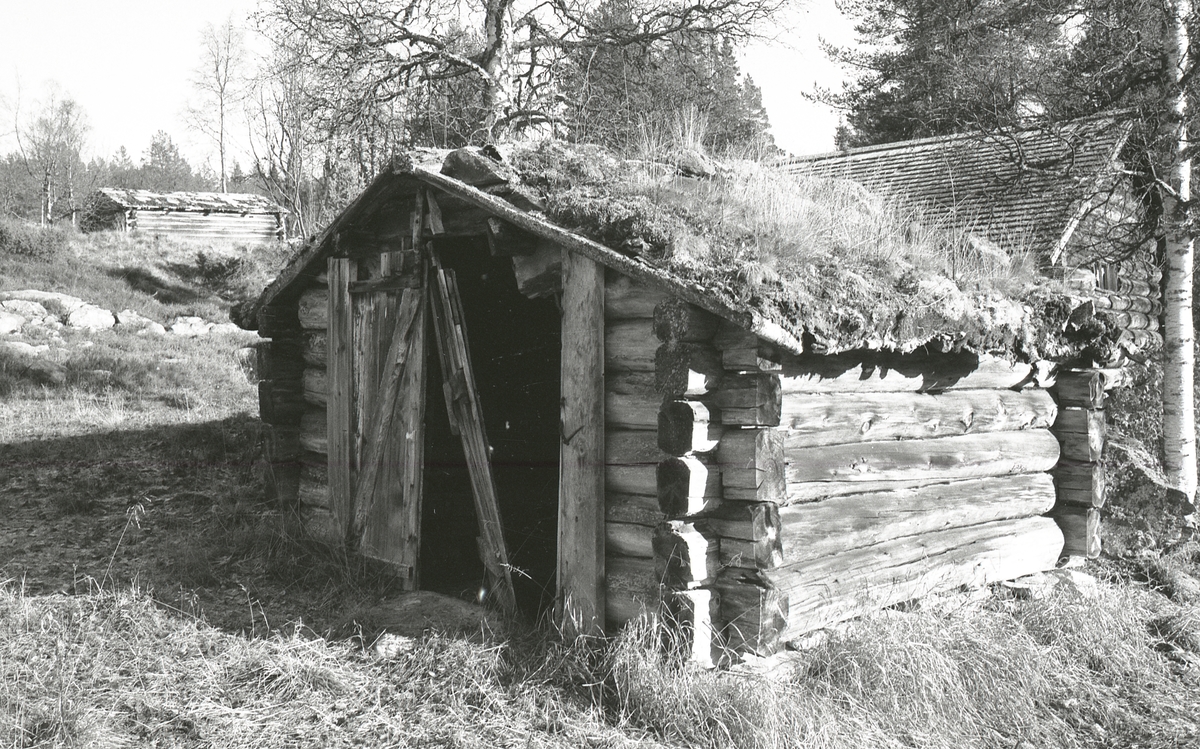 Blokkodden- rydding. (E)
Gutulisetra- stall. (E)
Engerdalssetra- Seterfjøs fra Berget under gjenreising. (E)