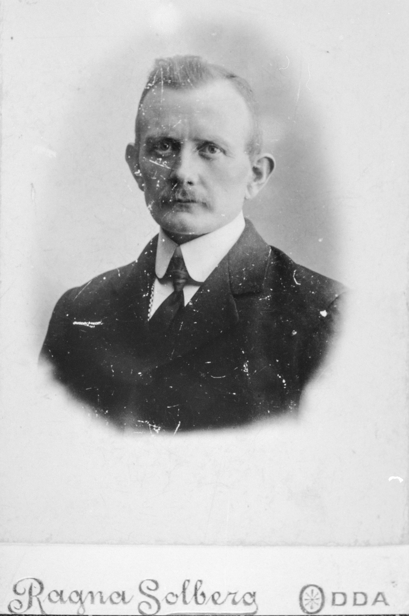 Portrett, 1, Ivar Benjamin Moss - Kraftmuseet / DigitaltMuseum