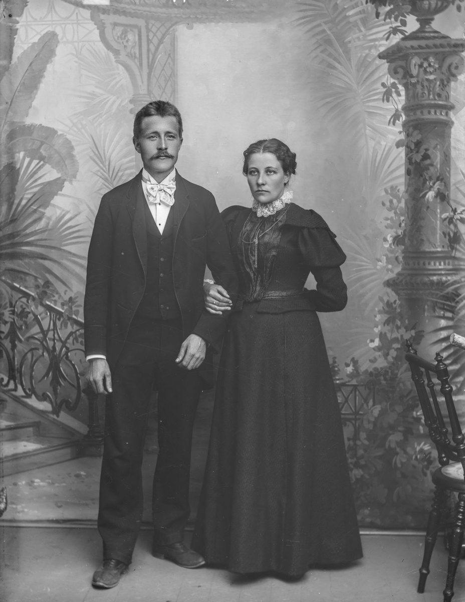 Ekteparet Ole og Rønnaug Resset (Reset) frå Sjoa. Paret emigrerte til Amerika tidlig på 1900-tallet.