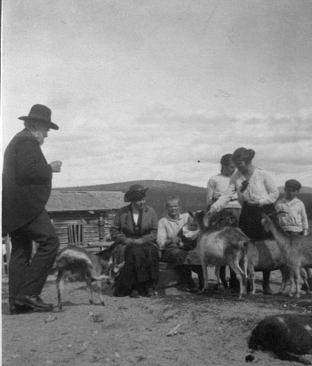 J. B. Bull med følge på Holla seter, 1924. 