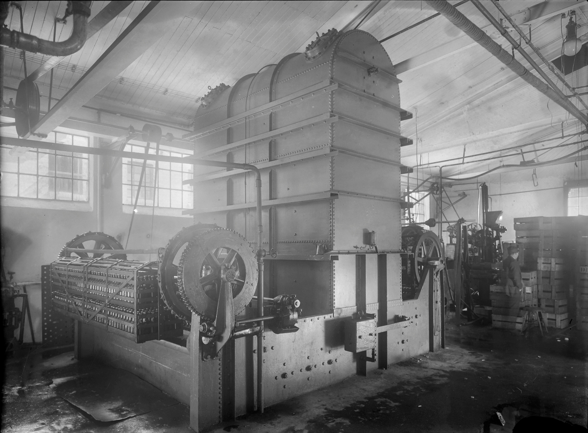 Interiør med maskiner fra E.C. Dahls Bryggeri på Kalvskinnet (Sukkerhuset)