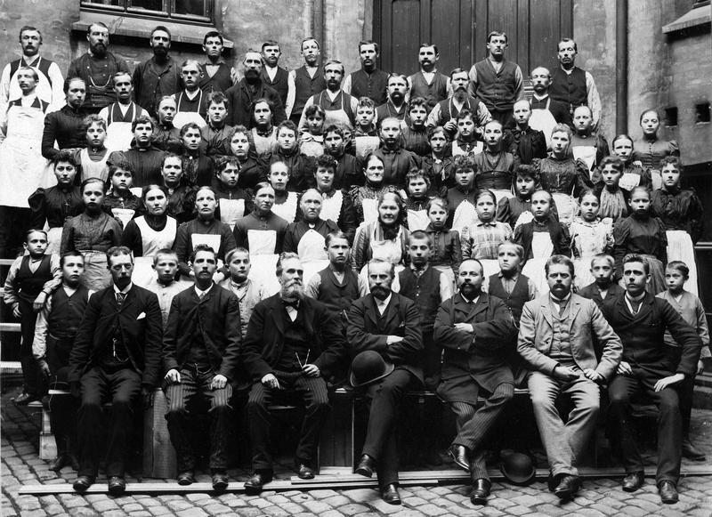 Tiedemann-ansatte fotografert i 1894. (Foto/Photo)