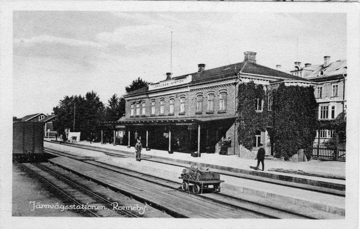 Järnvägsstation Ronneby - Järnvägsmuseet / DigitaltMuseum