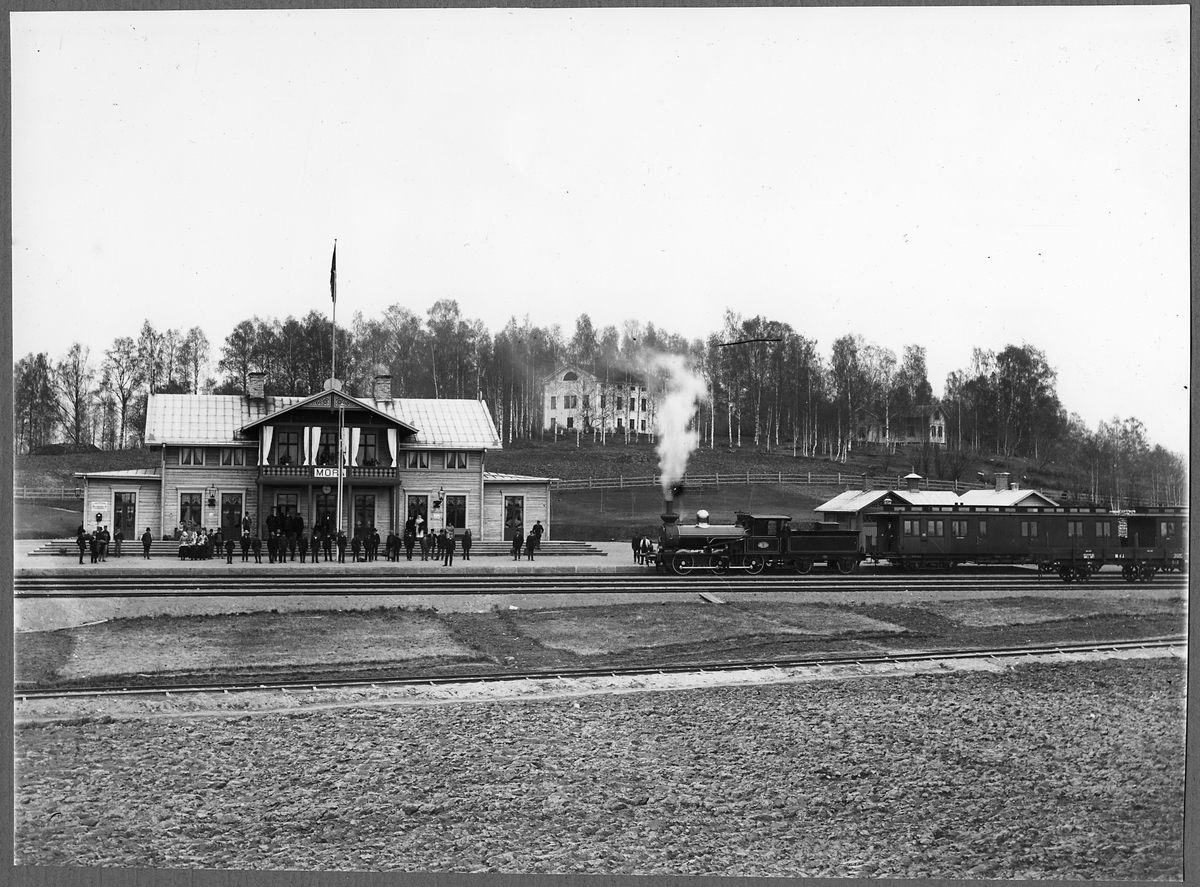 Mora Vänerns Järnväg, MVJ lok 2 vid Mora station.