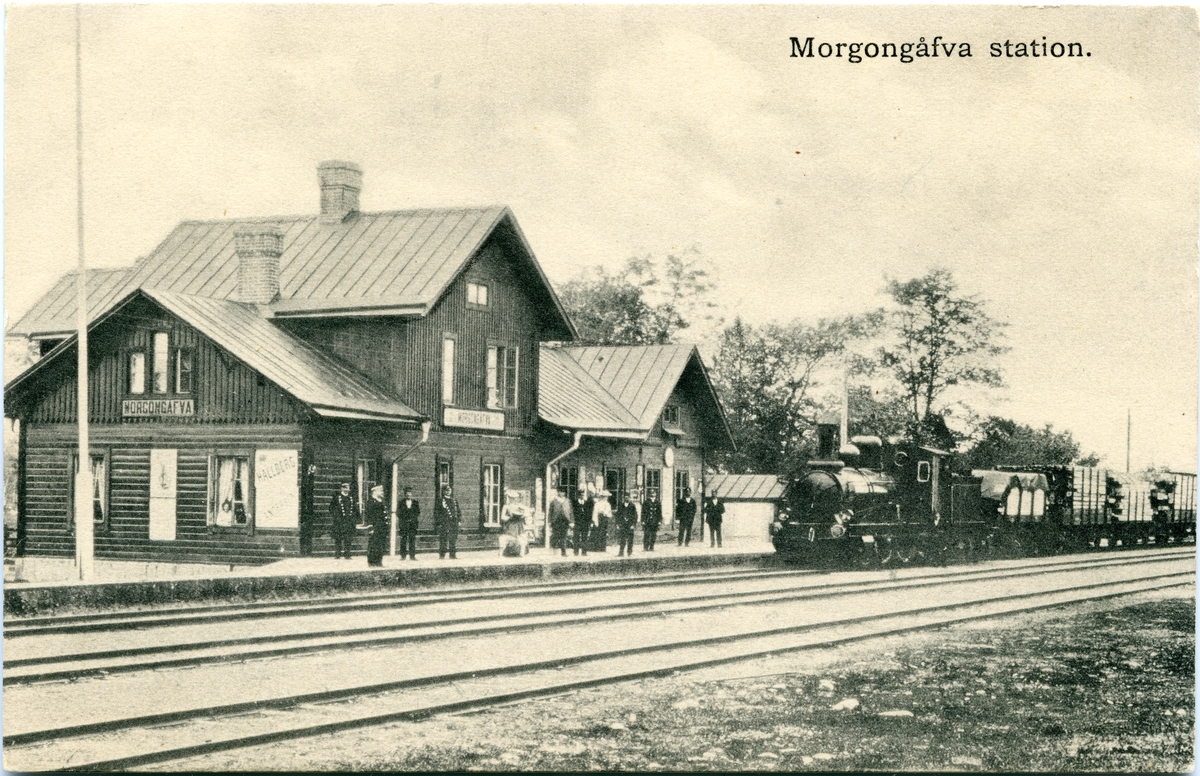 Stationen uppfördes 1872 . Stationshuset rivet och ersatt med ett nytt på 1950-talet. Stationen öppnad för allmän trafik 22.12.1873 .