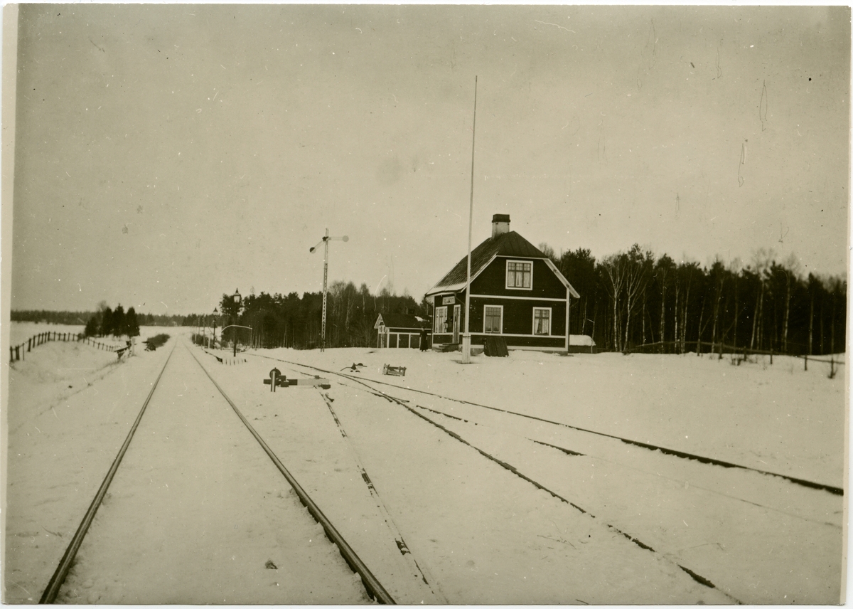 Röl-Smedsta järnvägsstation.