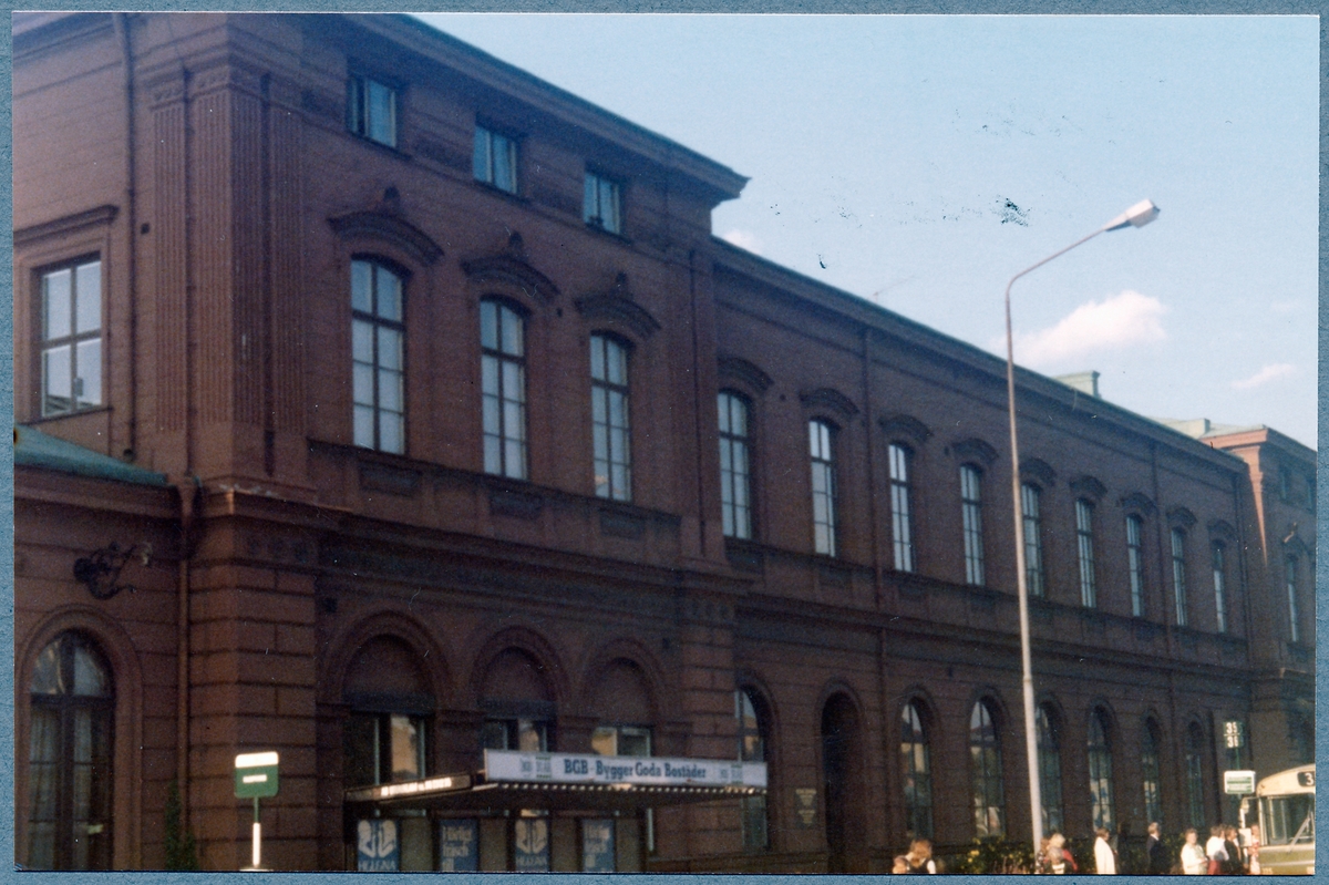 Utanför Malmö Central.