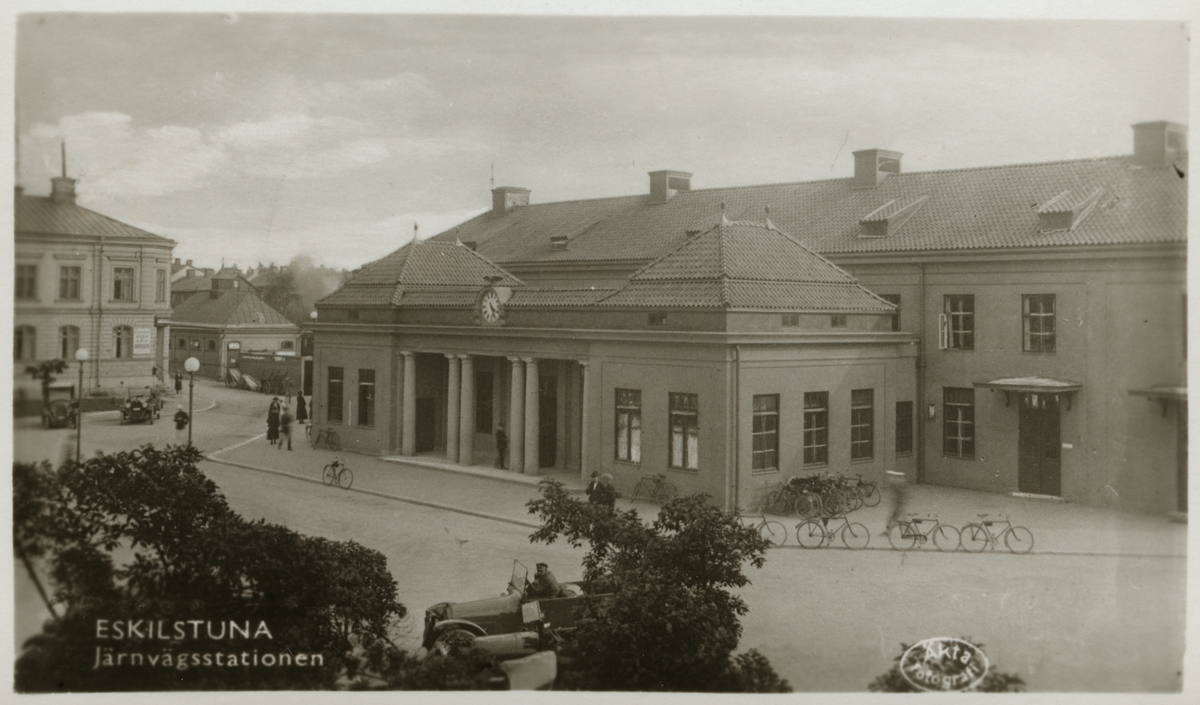 Gatusidan av Eskilstuna Järnvägsstation invigd 1877 av kung Oscar den II.