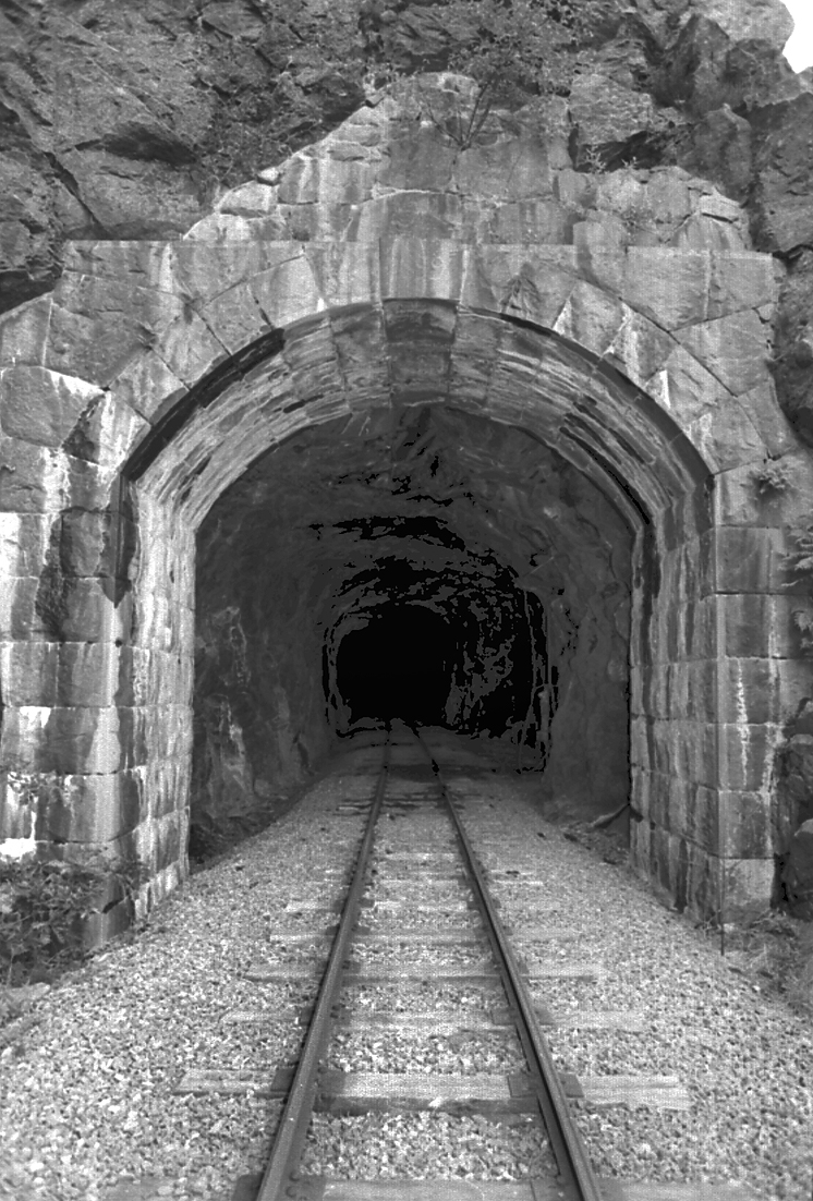 Anten - Gräfsnäs museijärnväg. Brobacka tunnel
