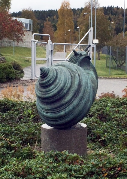 Snegle [Skulptur]