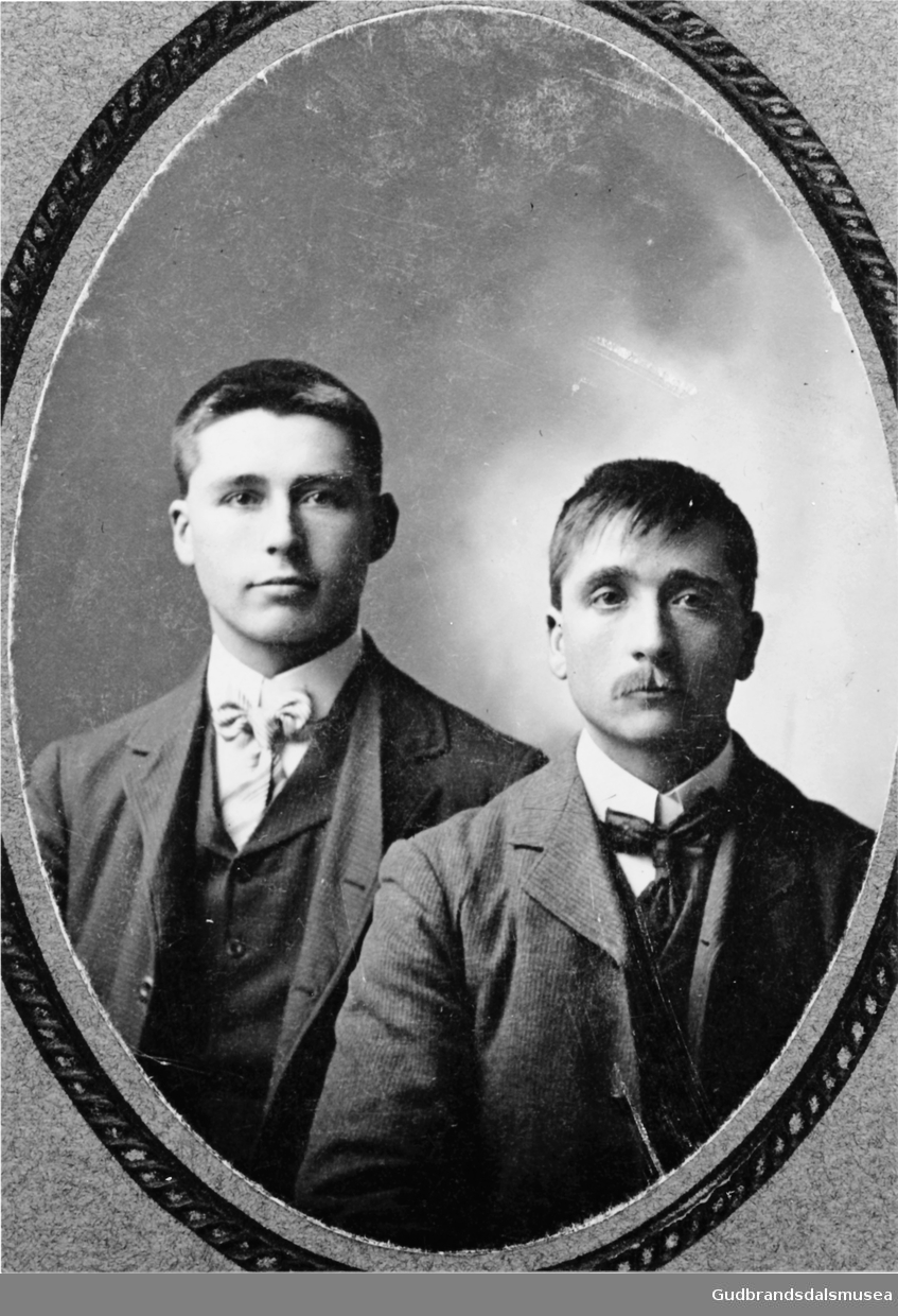 Ola Stensgård (f. 1874) og Oluf Ånstad (f. 1891) i Amerika tidleg på 1900-talet