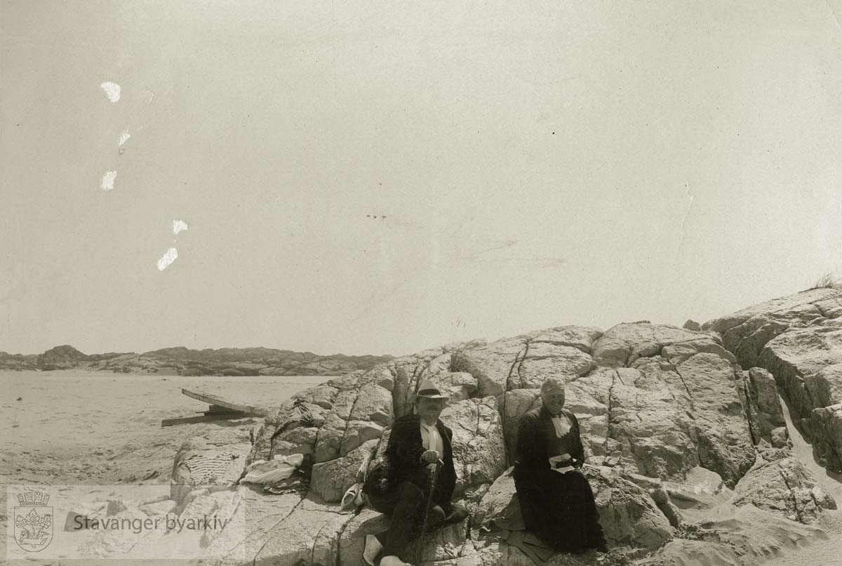 Georg T og Martha Monsen i Søresanden på Ogna, sommeren 1915