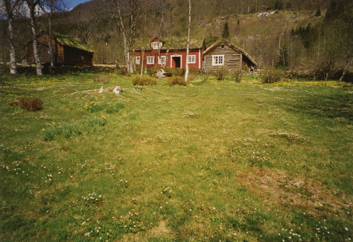 Prospektfotografi av Brudavolltunet. Gården er nå et museum.
