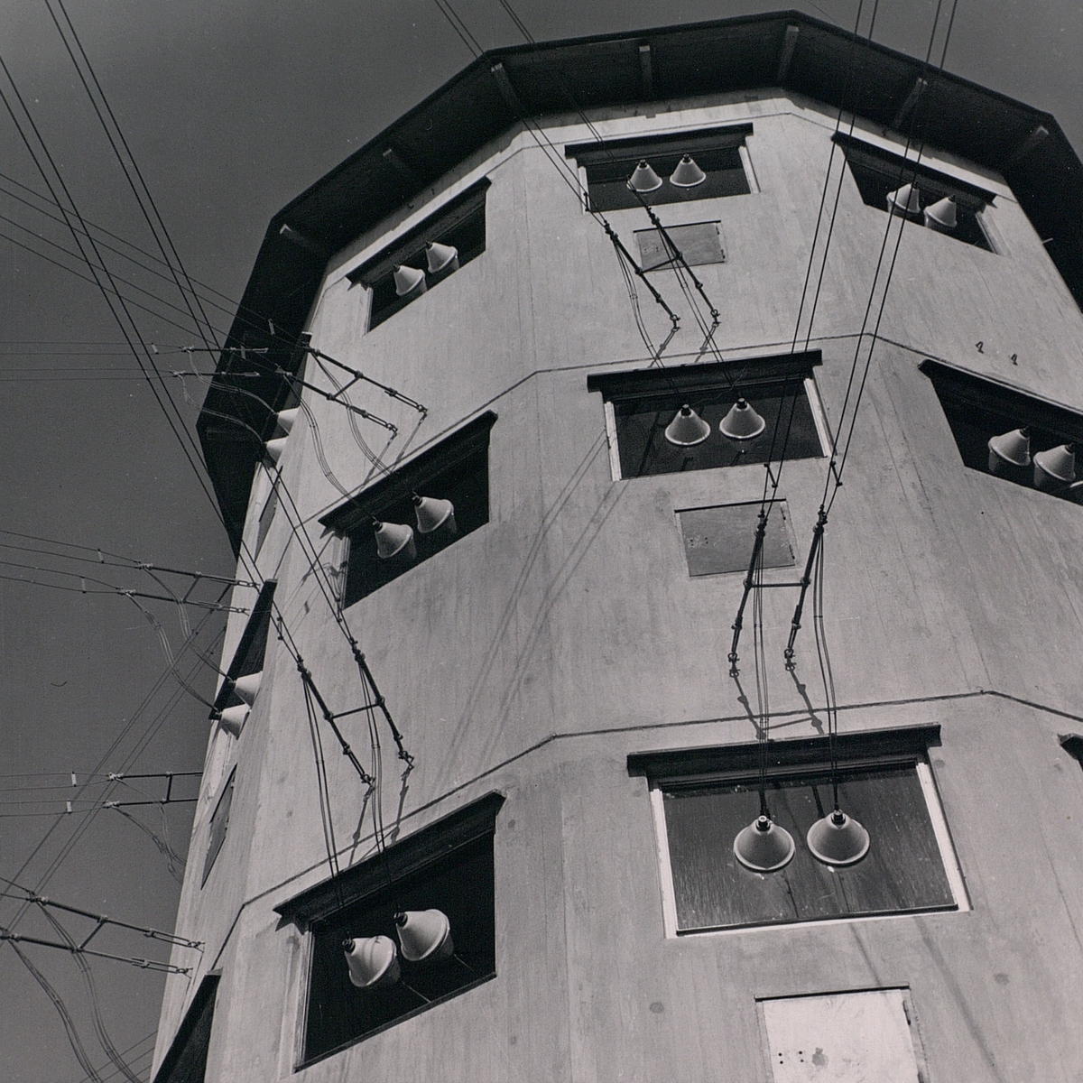 Hörby Radio Antennfördelningstornet. Stationen invigd den 8.5.1952.
