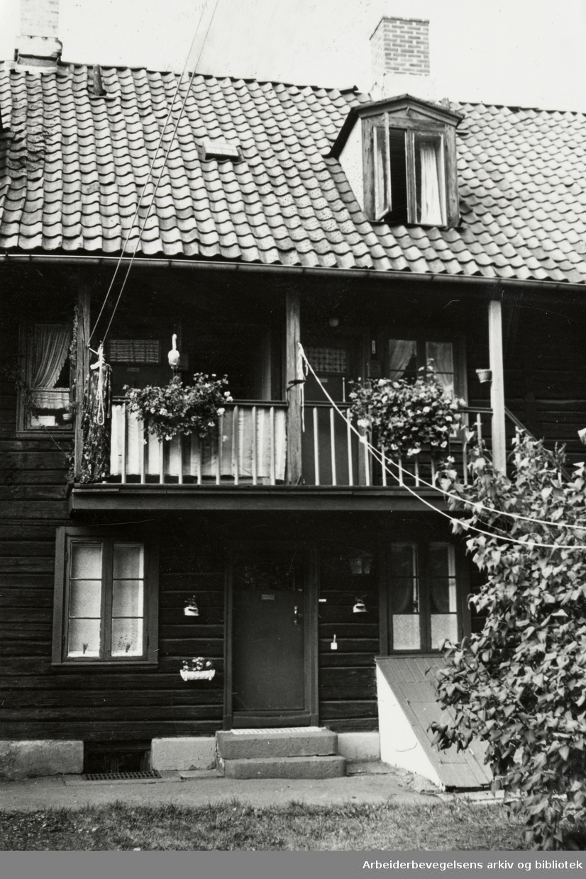 Grünerløkka. Øvre gate 2 b, som 1858 - 1861 var Grünerløkkas første skole. Oktober 1973