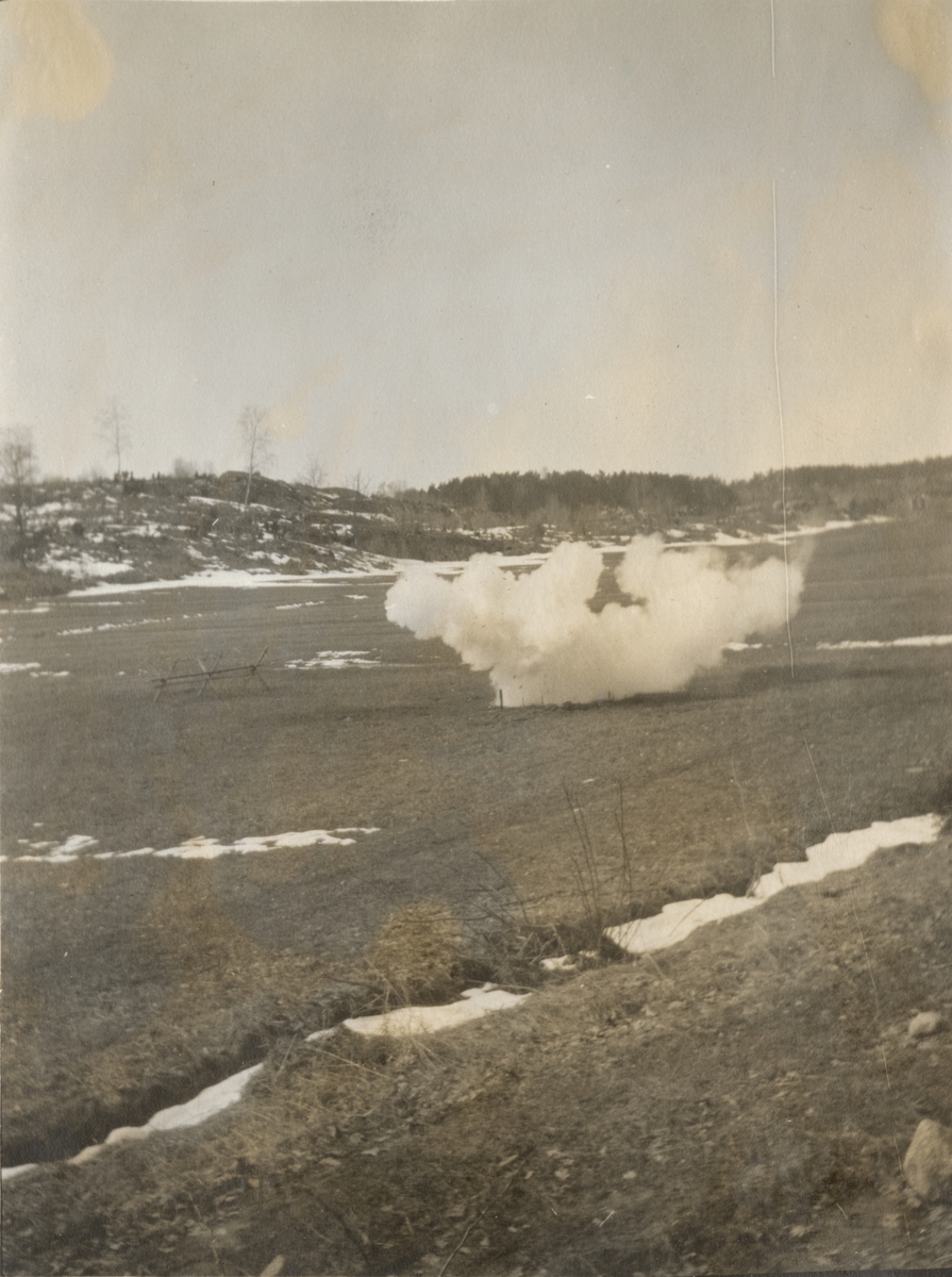 Stormsoldatskolan våren 1924, eldgivning med stridshandgranater.