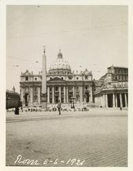 Peterskirken, Petersplassen i Vatikanstaten