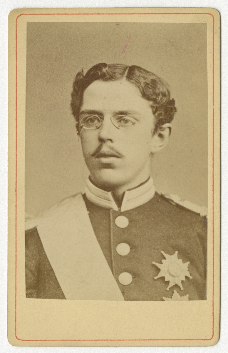 Porträtt av kronprins Gustav (V).