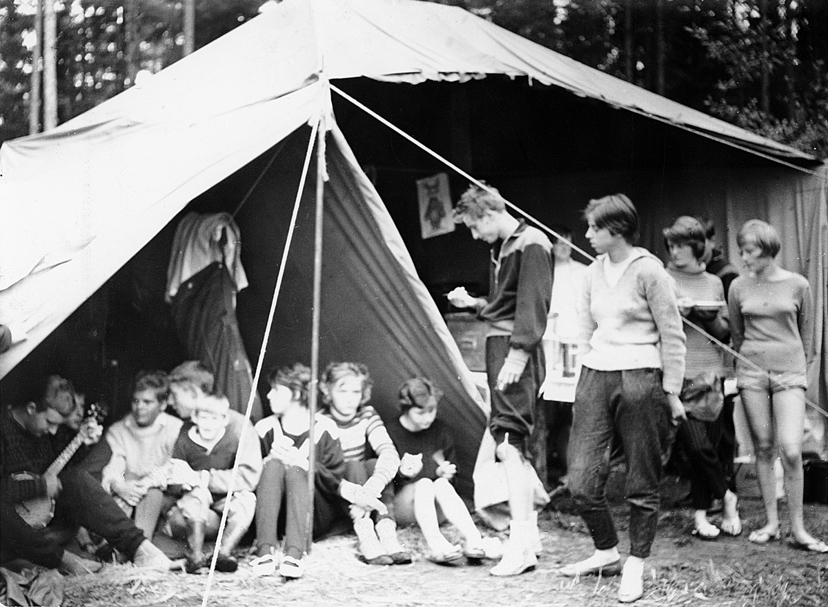 Tyska ungdomar på scoutläger i Älgarås