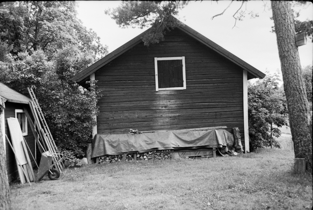 Före detta länga med stall, ladugård och loge, Marma 3:13, Båtsmansvägen 26, Älvkarleby socken, Uppland 1979