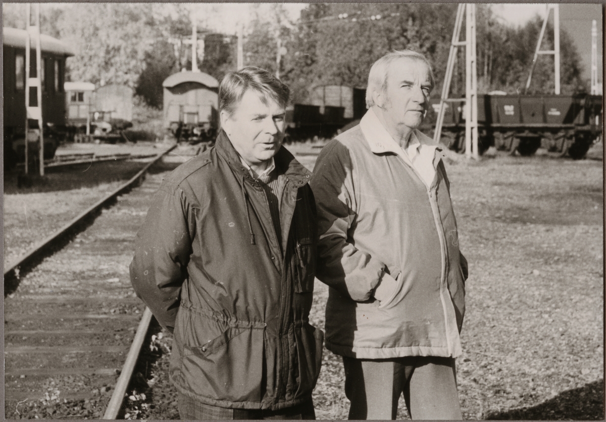 Lennart Söderberg produktionstekniker och brotekniker Bertil Eriksson båda vid Banverket i Ludvika 1989.