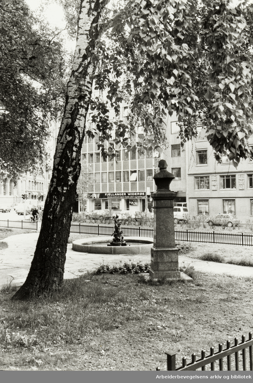 Kjerulfs plass. Mai 1984