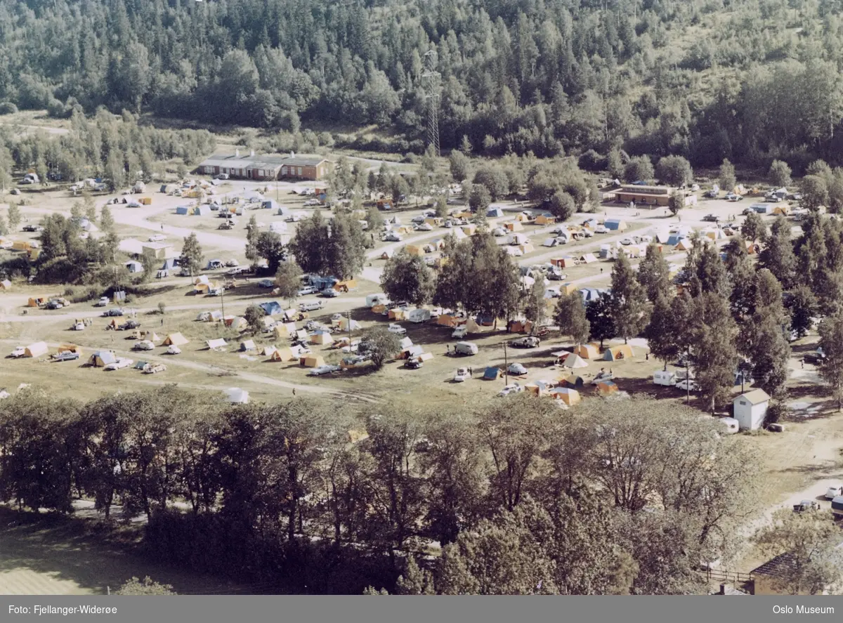 Bogstad Camping, telt, campingvogner, skog