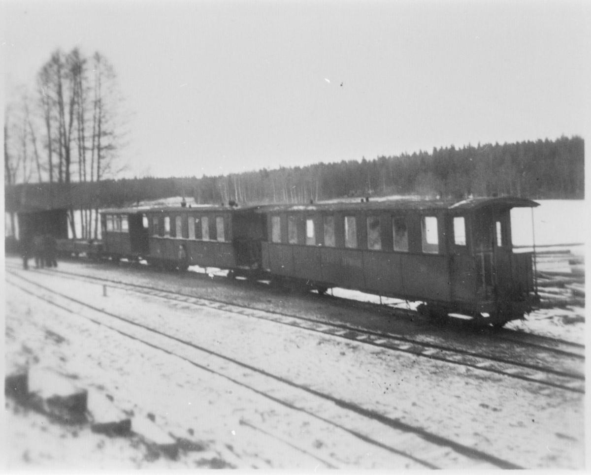 Stafsjö Järnväg personvagnar på Virå station.