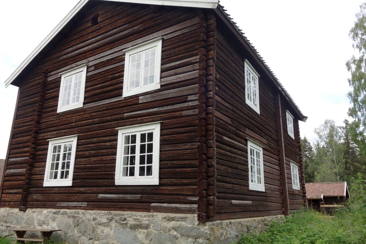 Hovedbygning, Sø-Oppsal i Åsleia fra ca. 1800. Flyttet på begynnelsen av 1950-tallet.