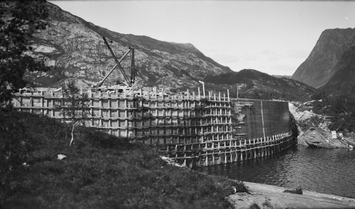 Fotos av dammer. Bergen kommunale elektrisitetsverk