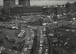 Rådhusplassen. Rush-trafikken. Januar 1990