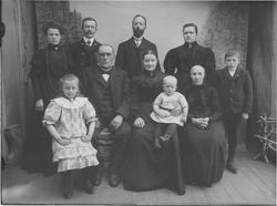 Anton og Mette Rostads med familie.