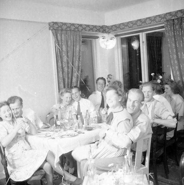 Familjerfest. Erik Sandstedt i mitten.