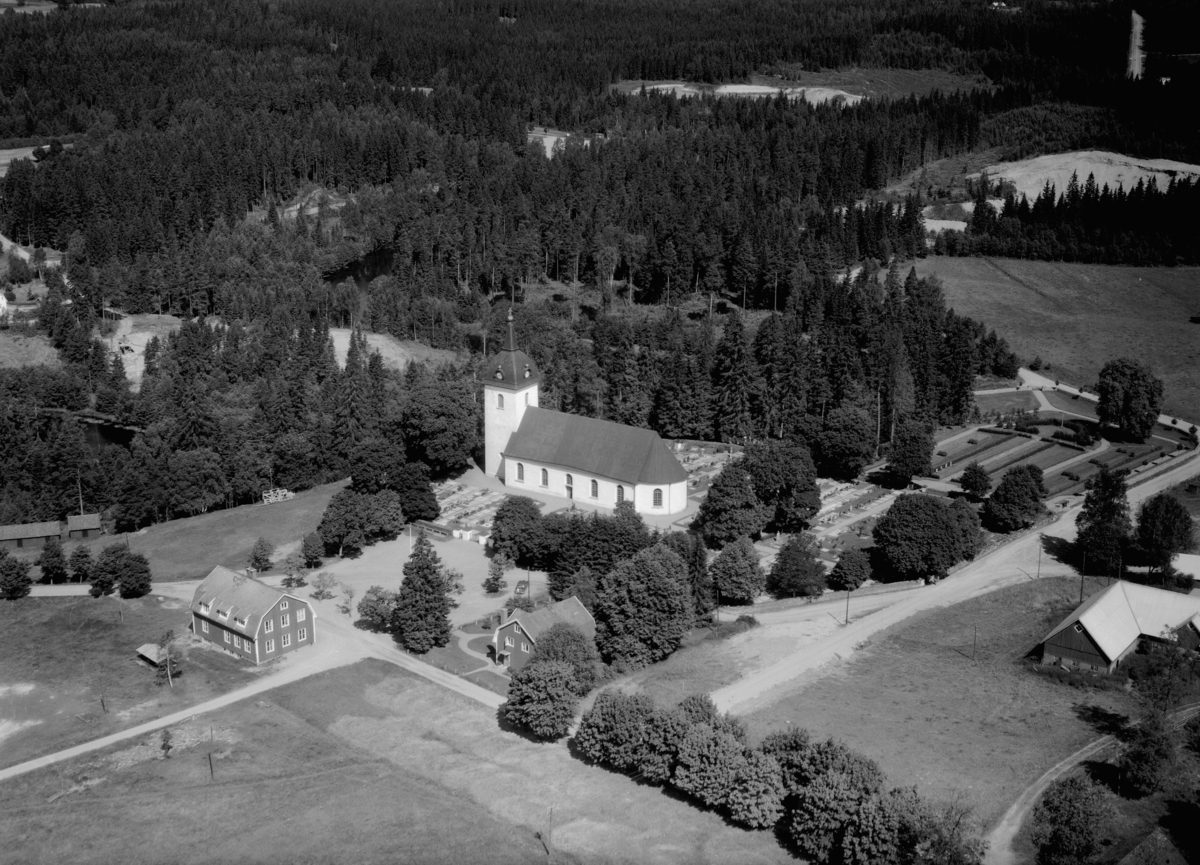 Flygfoto över Villstads kyrka i Gislaveds kommun,  Jönköpings län. 1239/1964