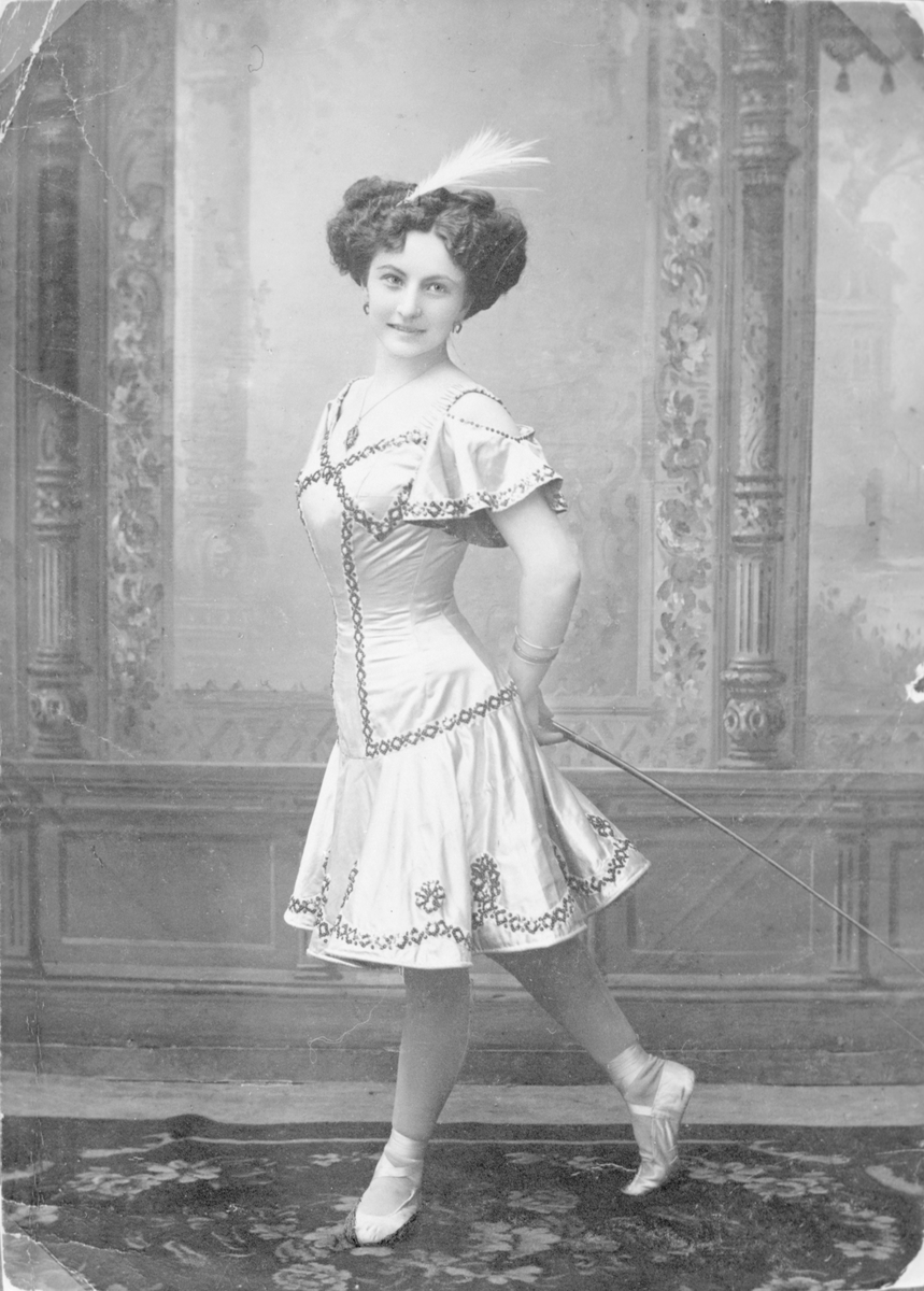 La Bella Ingeborg - cirkusartist.