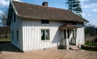 Sporred 1:5 "Högsåker", "Aronssons" år 1980. Boningshus från cirka 1900. "Aronssons" kommer av tidigare ägaren Berta Aronsson.