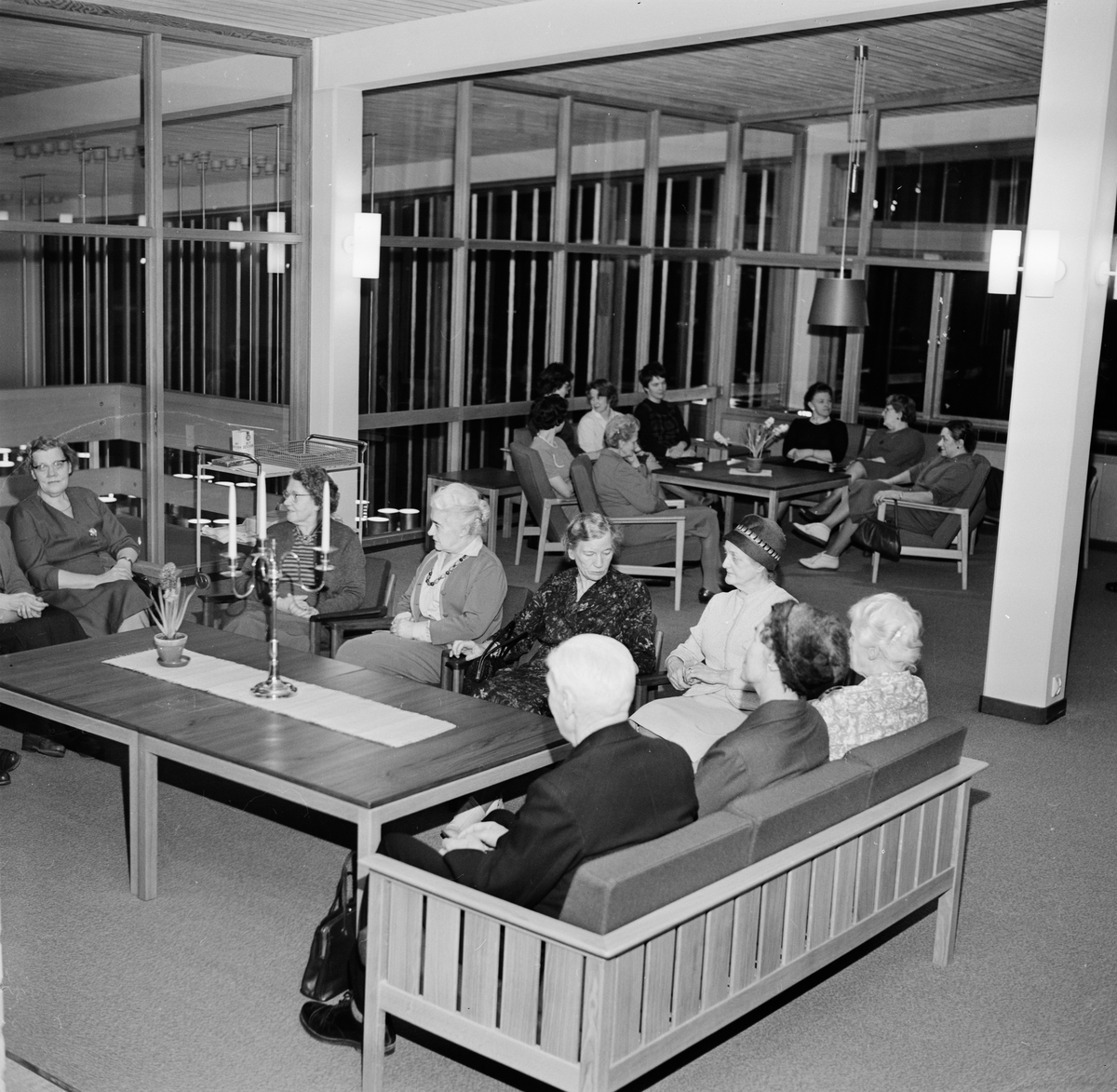 Akademiska sjukhuset, folkpartikvinnor i storkök, Uppsala 1963
