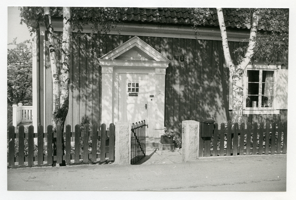 Västerås, Lustigkulla, kv. Greta.
Byggnad på Lustigkullagatan 22. 1972.