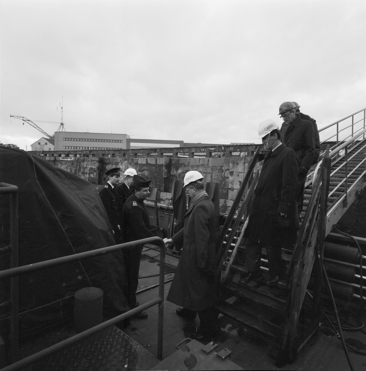 Besök av folk från FMV och UD H. Frisk ombord på M73 Koster