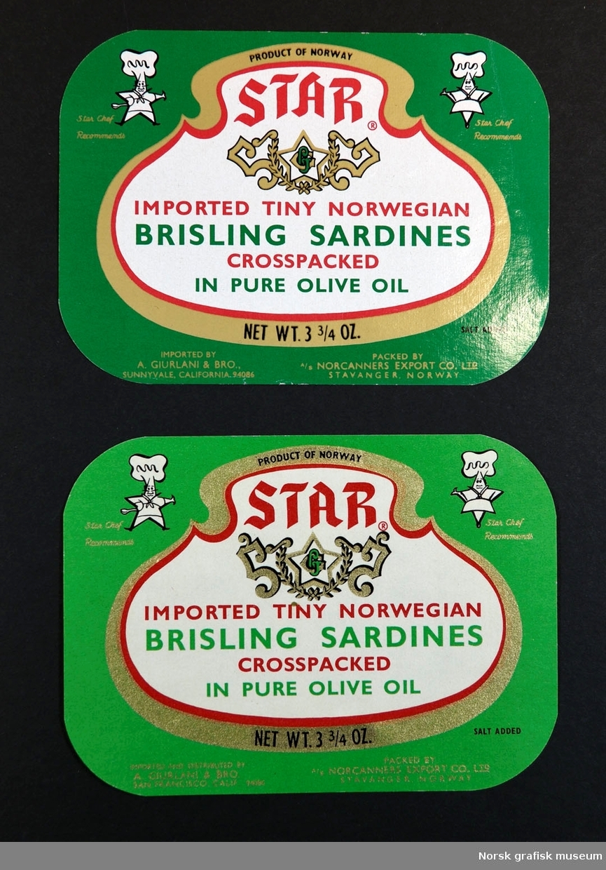 Grønne etiketter med rød og grønn tekst i en hvit ramme, med ramme i gull og rødt. 

"Imported tiny Norwegian brisling sardines in pure olive oil"