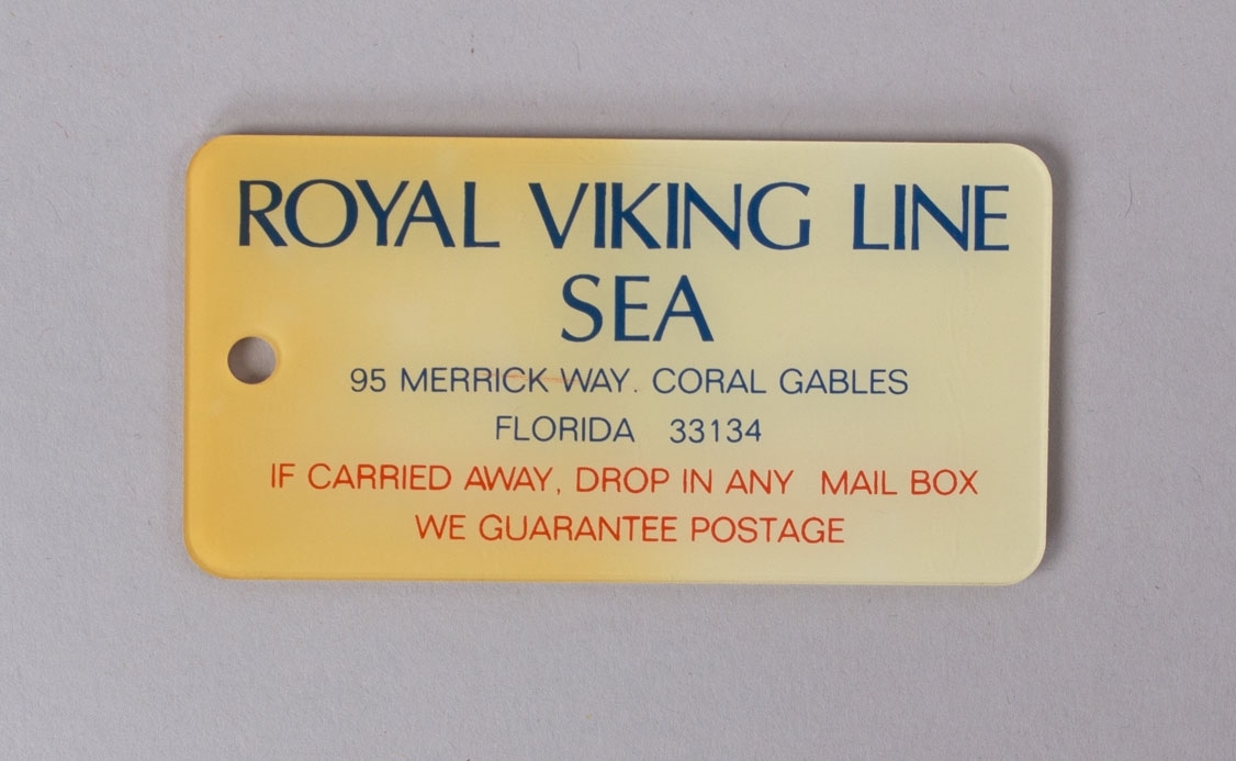 Nøkkelkort i plast  merket med ROYAL VIKING LINE SEA . Rektangulært kort med påskrift samt logo til rederiet. Hang på nøkkel (nøkkel mangler).