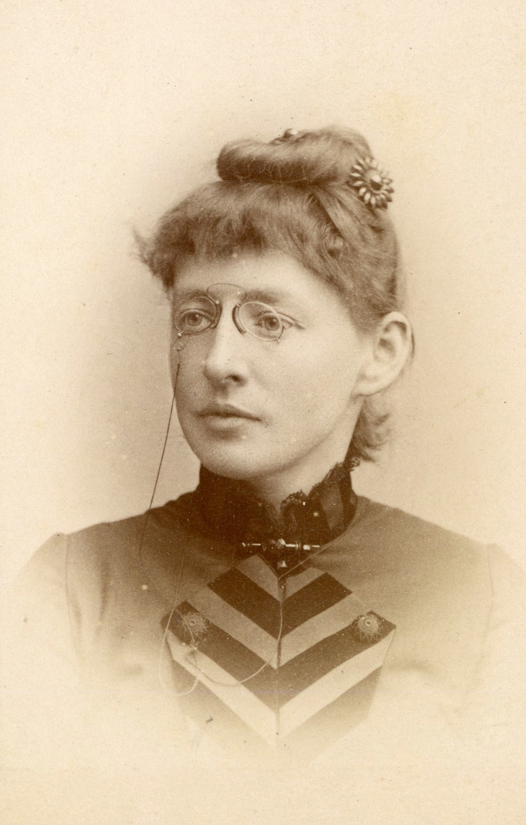 Portrett av Claudia Schweigaard f. Thomesen, 1886