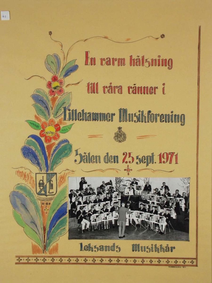 En blomsterranke og et fotografi fra Leksands Musikkår.