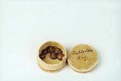 Postmuseet, gjenstander, lodd i eske, seks postlodder.